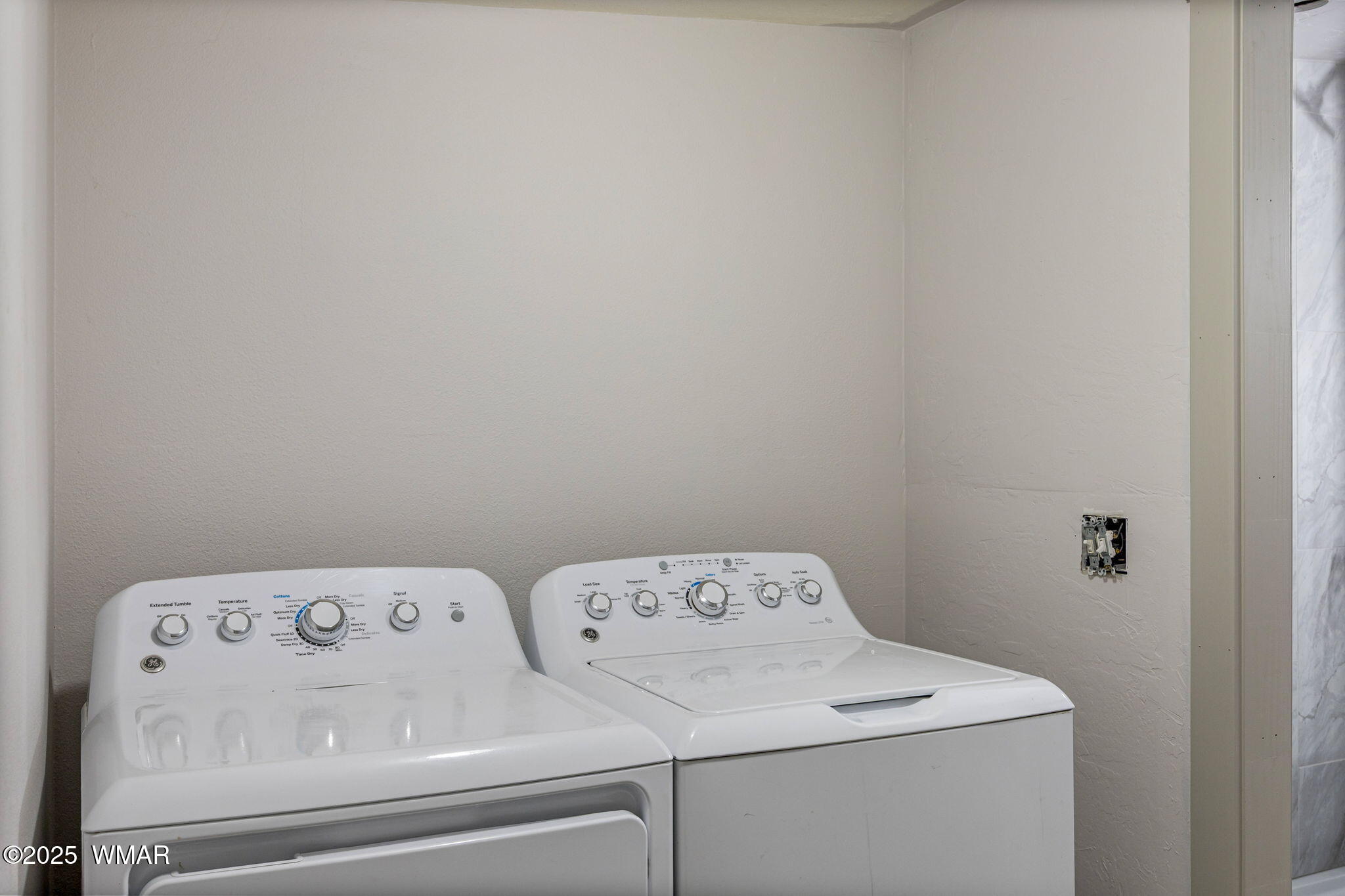 24 North Woodland Road Lakeside, AZ 85929 - Photo 15 of 37 Washer Dryer