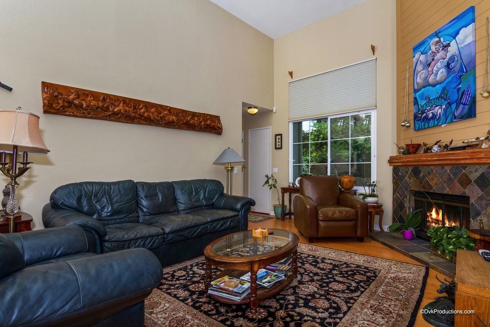 2697 Coventry Road Carlsbad, CA 92010 - Photo 2 of 8 Gallery Image 2