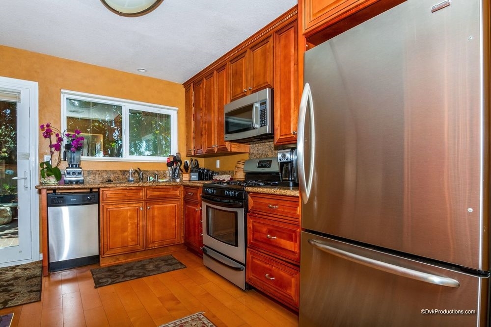 2697 Coventry Road Carlsbad, CA 92010 - Photo 6 of 8 Gallery Image 6