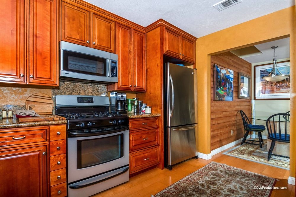 2697 Coventry Road Carlsbad, CA 92010 - Photo 7 of 8 Gallery Image 7
