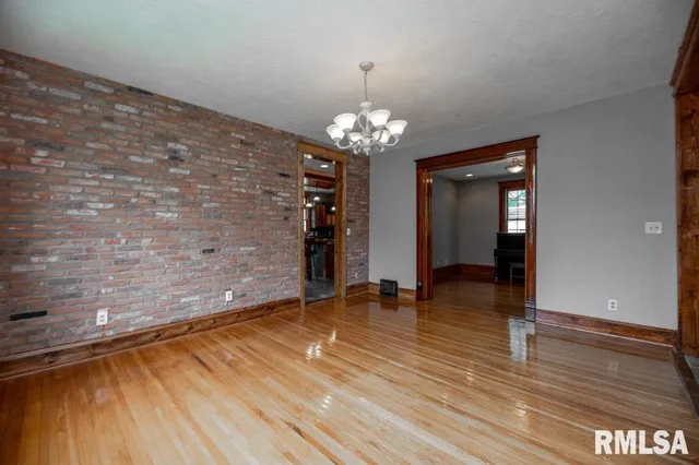 $325,000 | 307 North Logan Street, Deer Creek, IL 61733