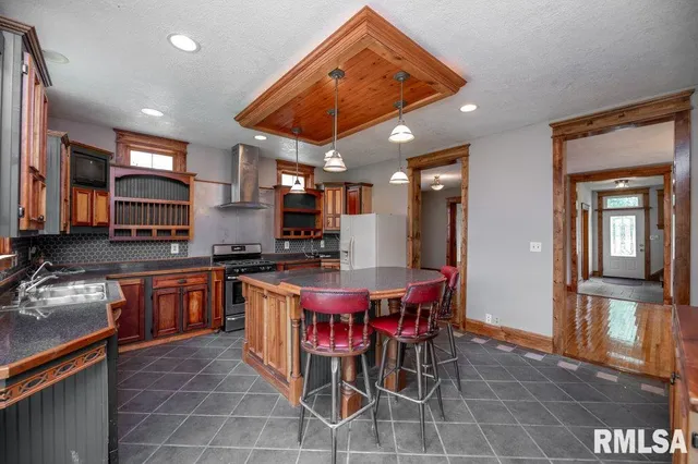 $325,000 | 307 North Logan Street, Deer Creek, IL 61733