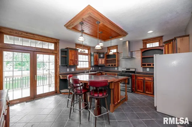 $325,000 | 307 North Logan Street, Deer Creek, IL 61733