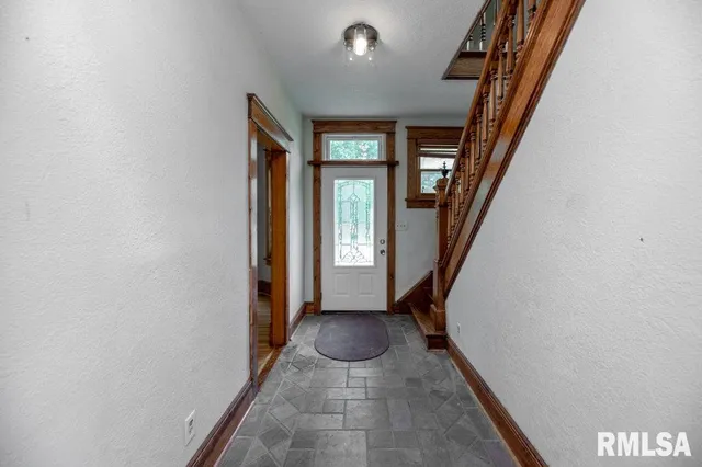 $325,000 | 307 North Logan Street, Deer Creek, IL 61733