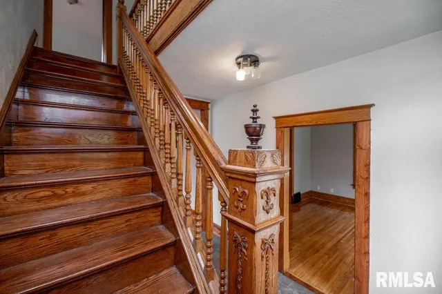 $325,000 | 307 North Logan Street, Deer Creek, IL 61733