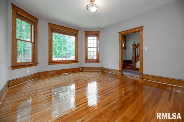 $325,000 | 307 North Logan Street, Deer Creek, IL 61733