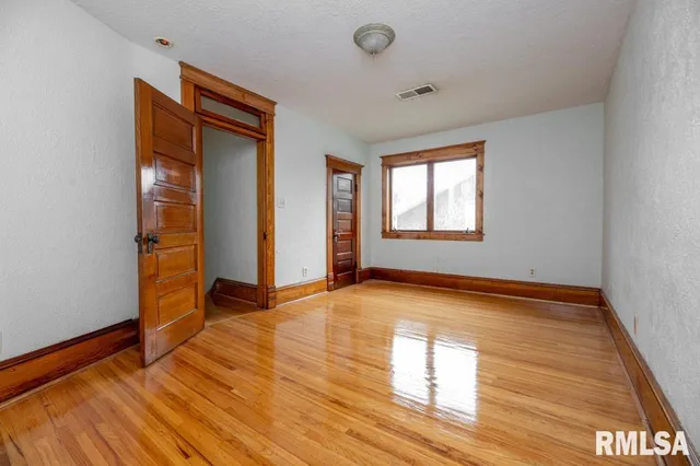 $325,000 | 307 North Logan Street, Deer Creek, IL 61733