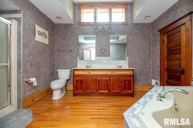 $325,000 | 307 North Logan Street, Deer Creek, IL 61733