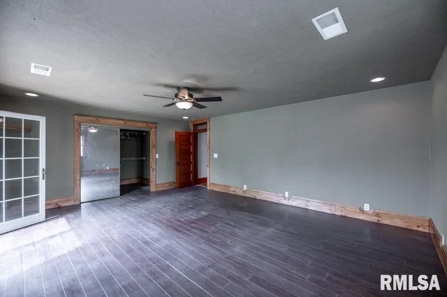 $325,000 | 307 North Logan Street, Deer Creek, IL 61733