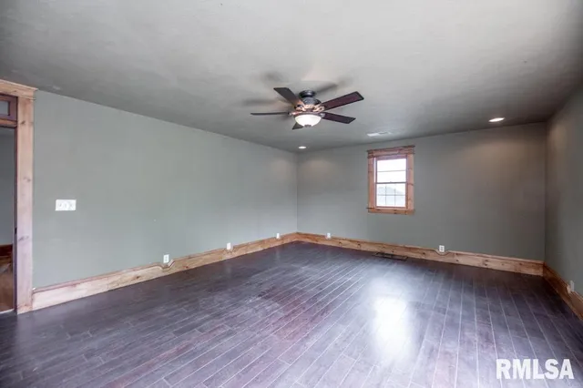 $325,000 | 307 North Logan Street, Deer Creek, IL 61733