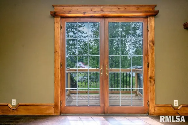 $325,000 | 307 North Logan Street, Deer Creek, IL 61733