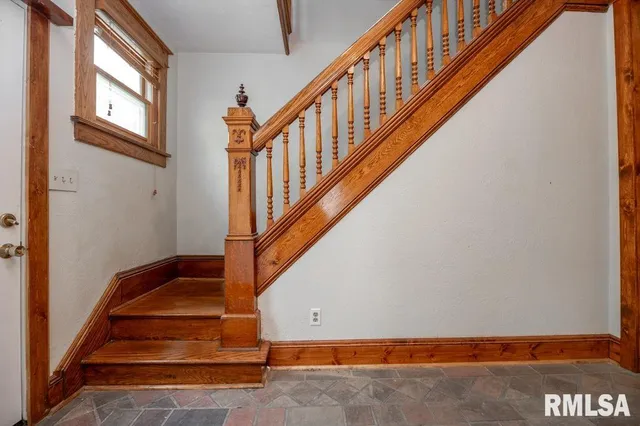 $325,000 | 307 North Logan Street, Deer Creek, IL 61733