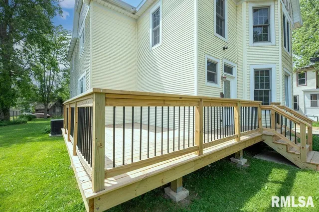 $325,000 | 307 North Logan Street, Deer Creek, IL 61733