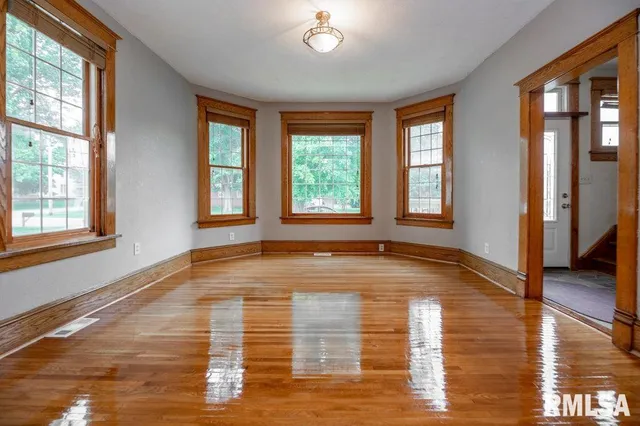 $325,000 | 307 North Logan Street, Deer Creek, IL 61733