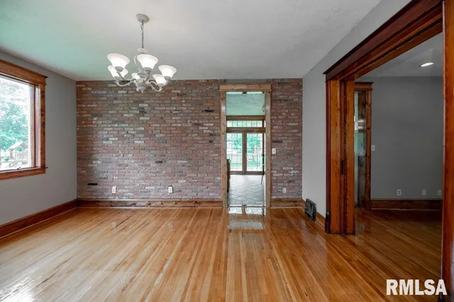 $325,000 | 307 North Logan Street, Deer Creek, IL 61733