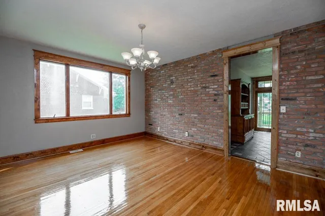 $325,000 | 307 North Logan Street, Deer Creek, IL 61733