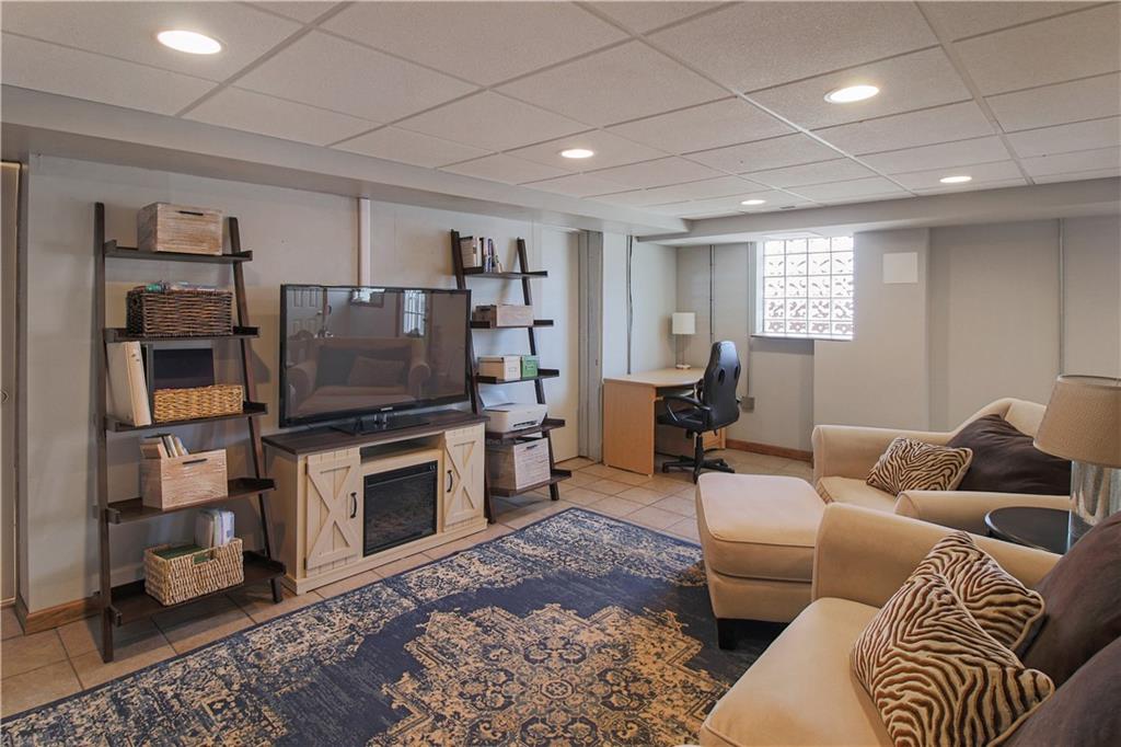 1024 Old Gate Road Pittsburgh, PA 15235 - Photo 18 of 25 Gallery Image 18