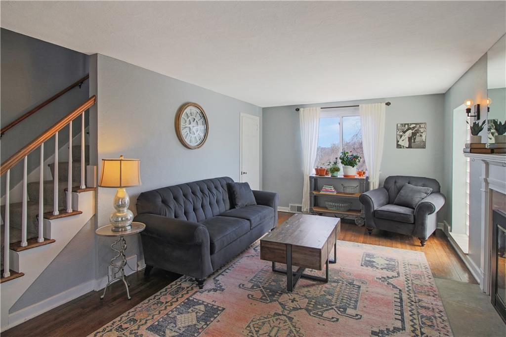 1024 Old Gate Road Pittsburgh, PA 15235 - Photo 4 of 25 Gallery Image 4