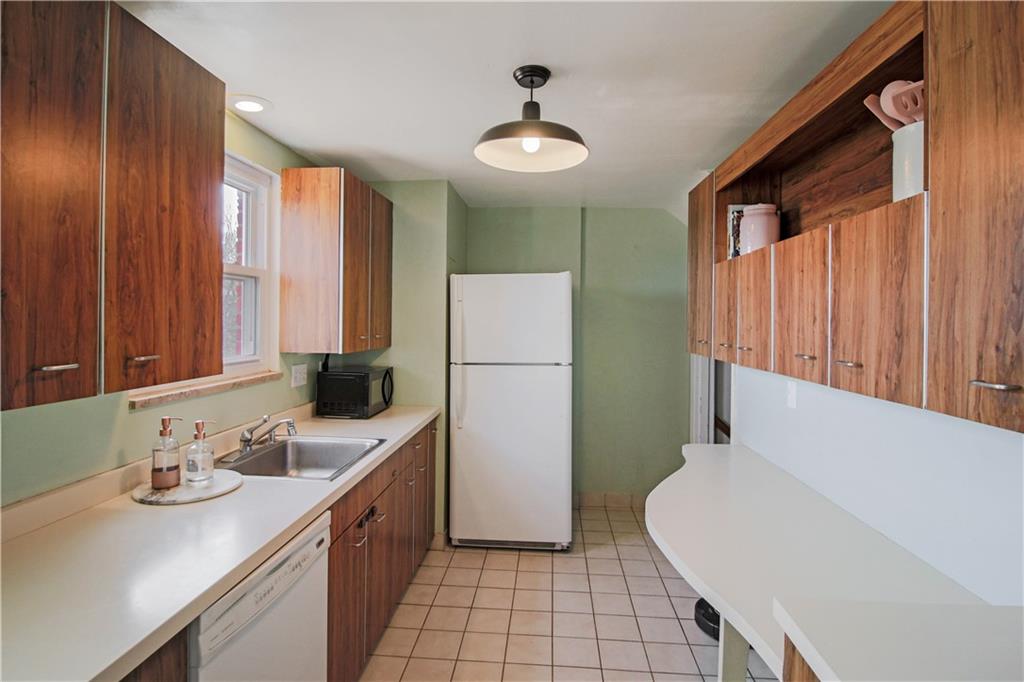1024 Old Gate Road Pittsburgh, PA 15235 - Photo 10 of 25 Gallery Image 10
