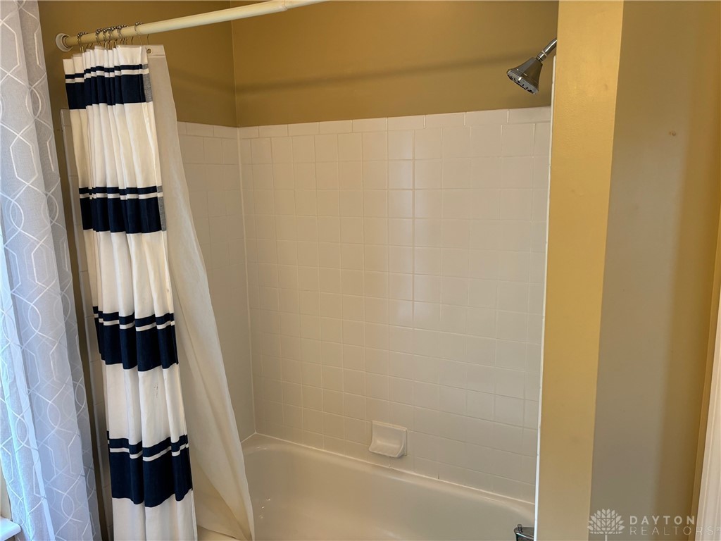 6562 Gander Road East Dayton, OH 45424 - Photo 49 of 71 Primary Bathroom