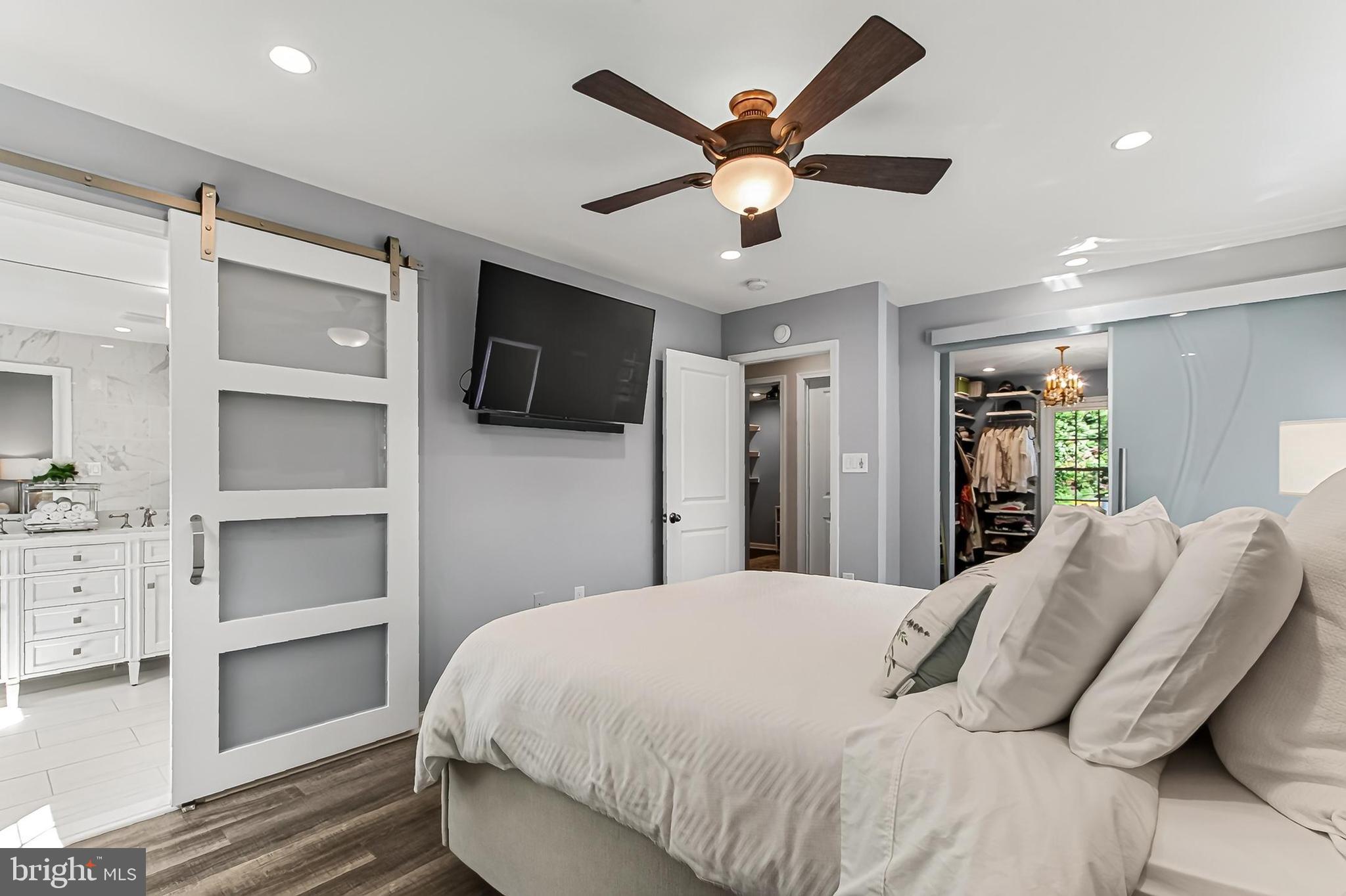 10319 Cardinal Road Fairfax, VA 22030 - Photo 22 of 60 UL Primary Bedroom