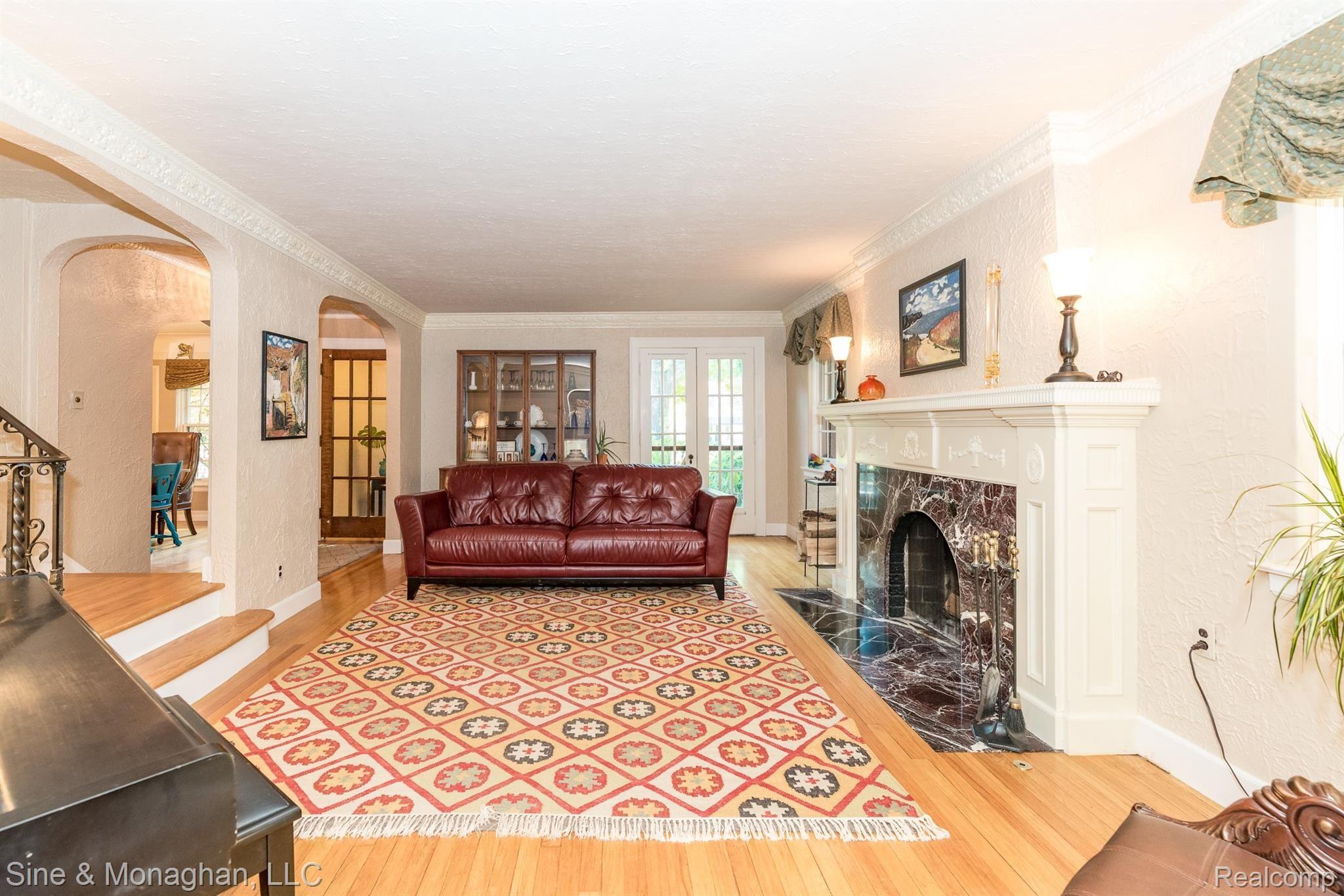 775 Washington Road Grosse Pointe, MI 48230 - Photo 5 of 48 DSC_9845-2.jpg