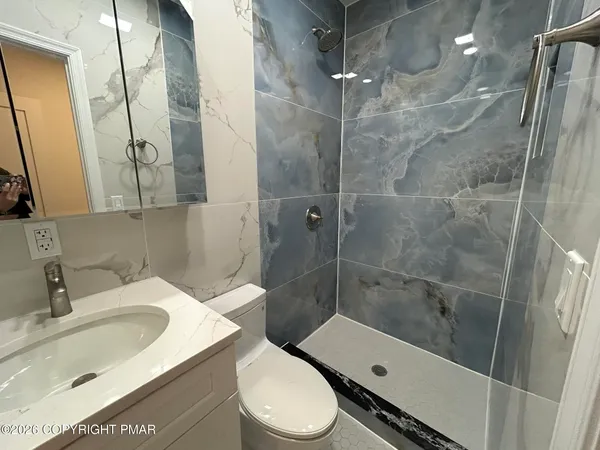 $2,500 | 175 Prospect Street, Unit 1752, East Stroudsburg, PA 18301