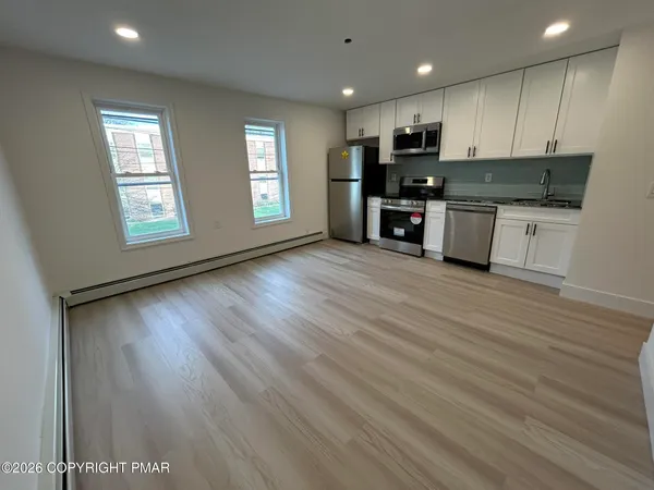 $2,500 | 175 Prospect Street, Unit 1752, East Stroudsburg, PA 18301