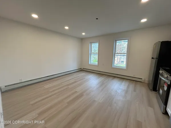 $2,500 | 175 Prospect Street, Unit 1752, East Stroudsburg, PA 18301