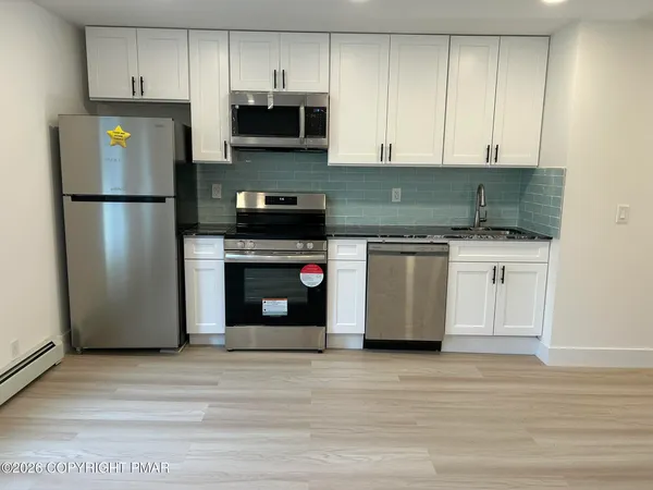 $2,500 | 175 Prospect Street, Unit 1752, East Stroudsburg, PA 18301