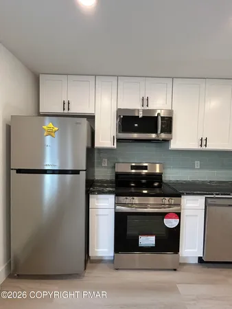 $2,500 | 175 Prospect Street, Unit 1752, East Stroudsburg, PA 18301