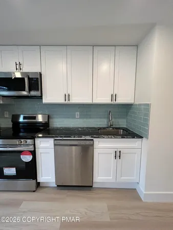 $2,500 | 175 Prospect Street, Unit 1752, East Stroudsburg, PA 18301