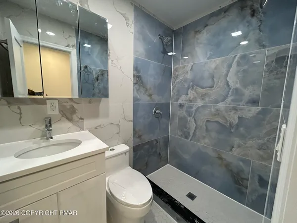 $2,500 | 175 Prospect Street, Unit 1752, East Stroudsburg, PA 18301