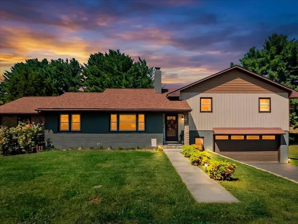 $329,900 | 103 Sunset Street, Narrows, VA 24124