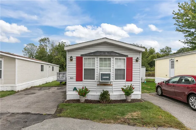 $79,900 | 841 Forest Park, Middletown, RI 02842