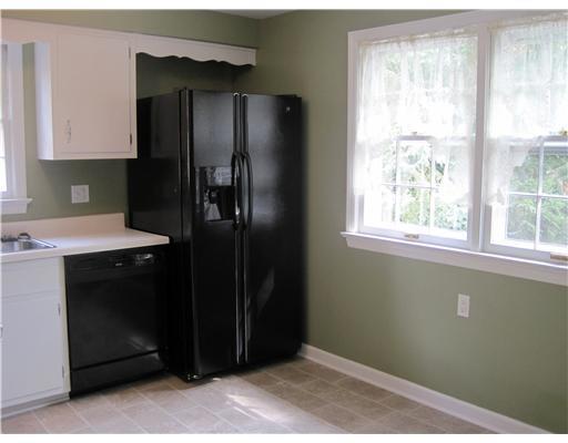 237 Arden Road Mt. Lebanon, PA 15216 - Photo 6 of 17 Kitchen.