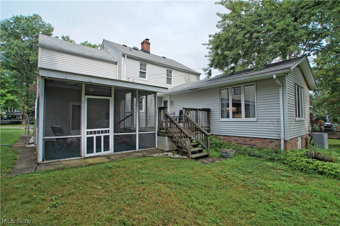 1273 Ford Road Lyndhurst, OH 44124 - Photo 29 of 32 Back view of house