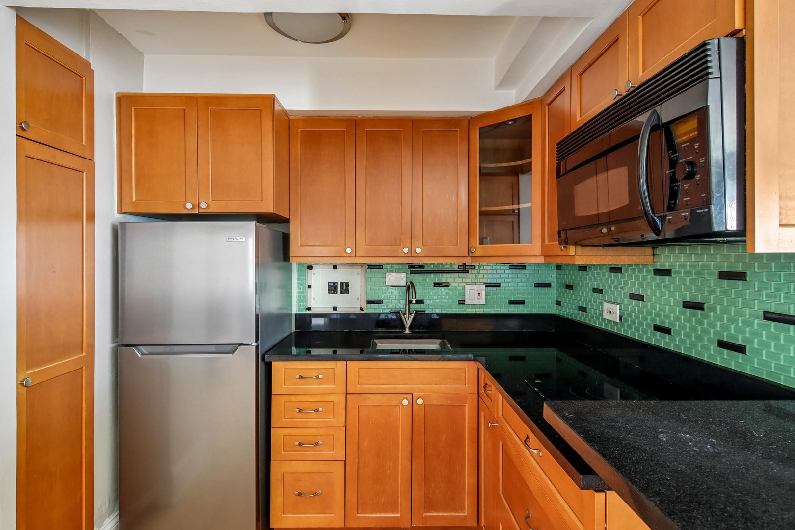 2909 North Sheridan Road, Unit 1201 Chicago, IL 60657 - Photo 14 of 32