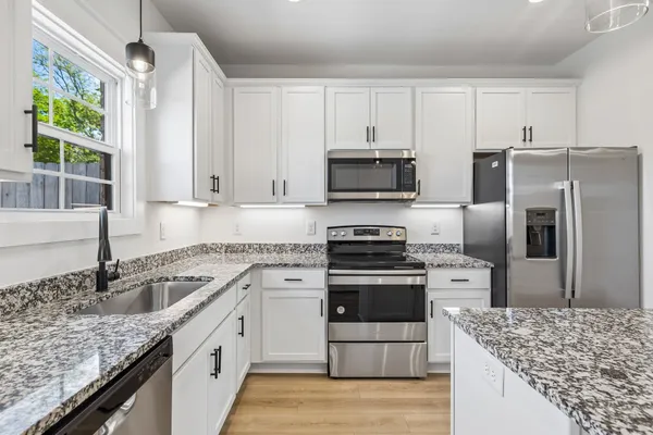 $284,900 | 41 High Street West, Unit D8, Clarksville, TN 37040