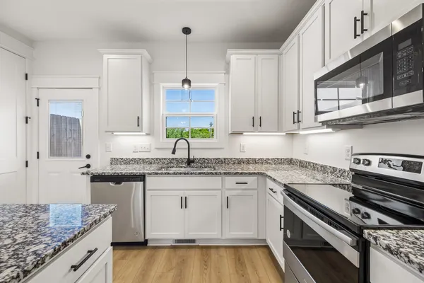 $284,900 | 41 High Street West, Unit D8, Clarksville, TN 37040