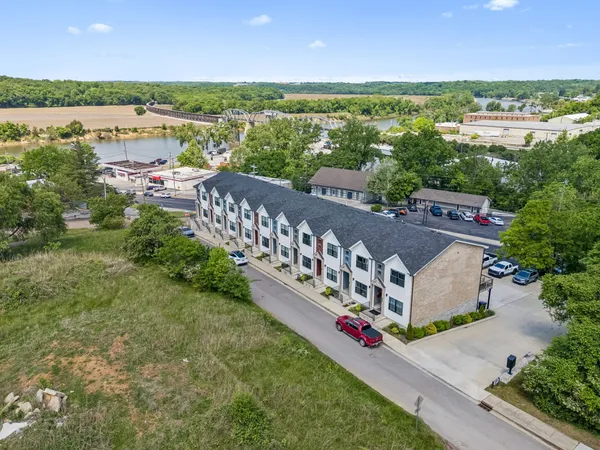 $284,900 | 41 High Street West, Unit D8, Clarksville, TN 37040