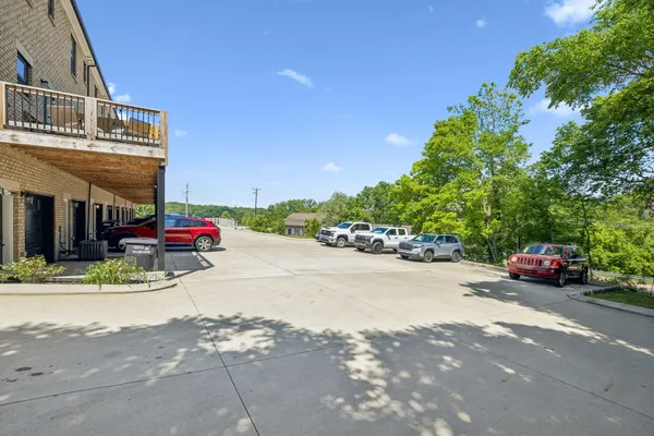 $284,900 | 41 High Street West, Unit D8, Clarksville, TN 37040