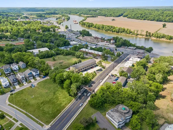 $284,900 | 41 High Street West, Unit D8, Clarksville, TN 37040