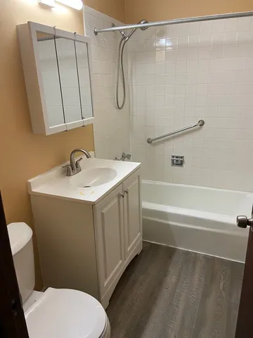 $1,700 | 8541 Lotus Avenue, Unit 711, Skokie, IL 60077