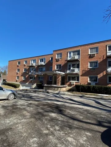 $1,700 | 8541 Lotus Avenue, Unit 711, Skokie, IL 60077