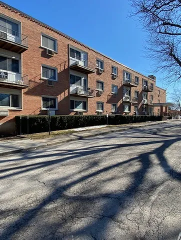 $1,700 | 8541 Lotus Avenue, Unit 711, Skokie, IL 60077