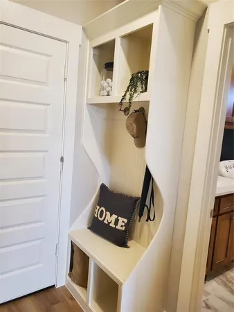 a view of utility room