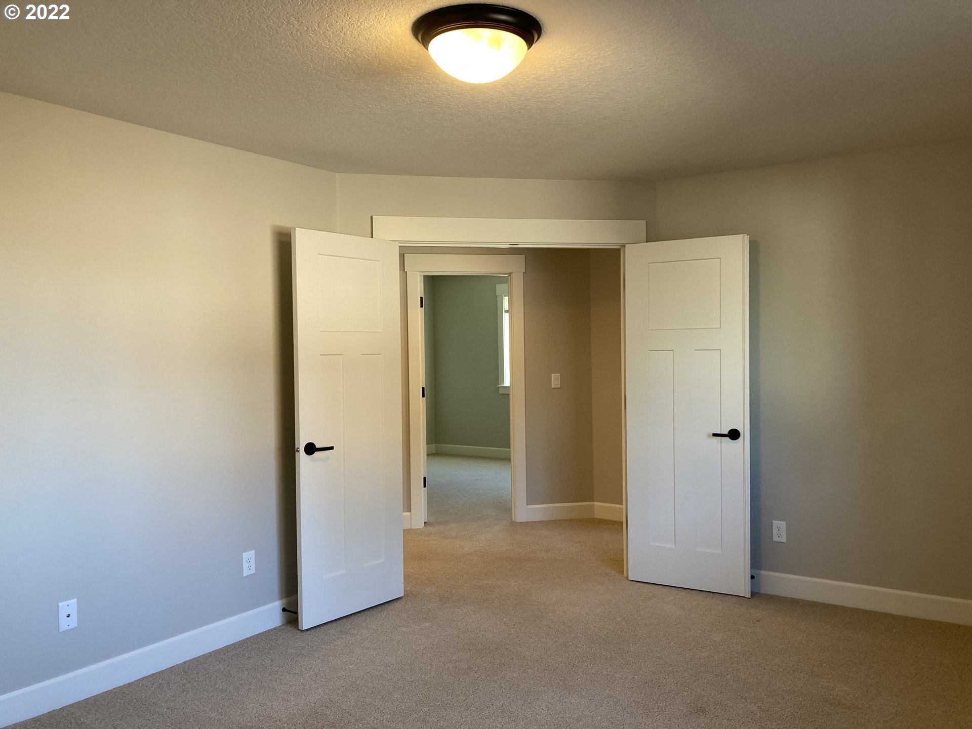 1204 South Quail Run Place Ridgefield, WA 98642 - Photo 23 of 25 an empty room with closet area