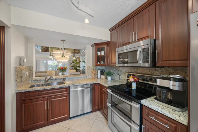 $6,500 | 210 Captains Walk, Unit 710, Delray Beach, FL 33483