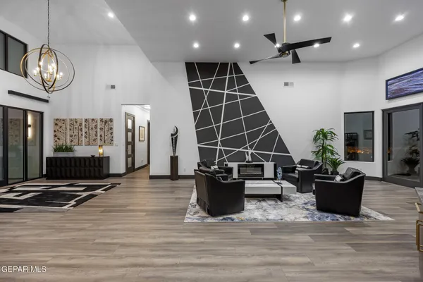 $2,500,000 | 8176 Constitution Road, Las Cruces, NM 88007